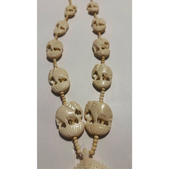 Elephant 15” beige carved beaded necklace pendant 4” - Picture 6 of 7